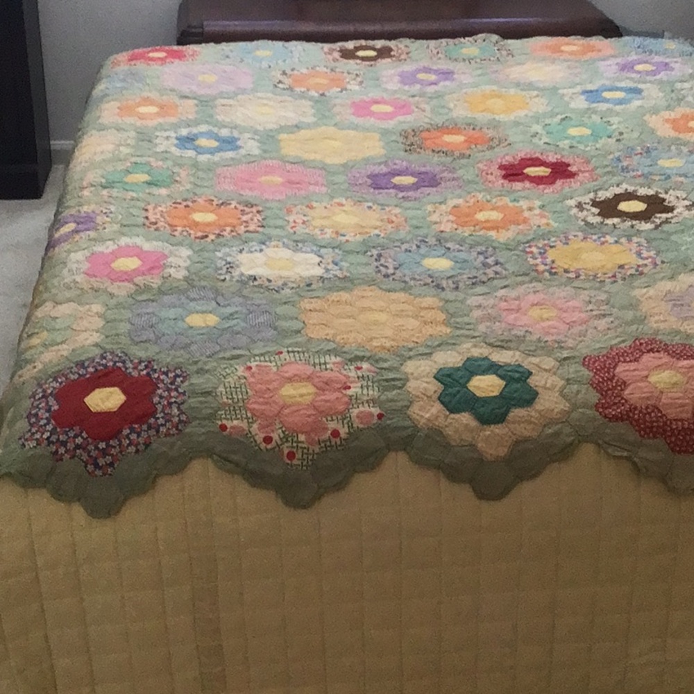 Antique Pennsylvania Appliquéd Quilt - Picture 10 of 14